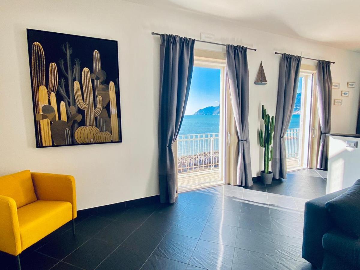 Sea View Apartment 5 Mt From The Beach Салерно Екстер'єр фото